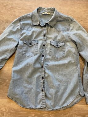 StreetBox Light Blue Denim Chambray Button Down Shirt Small